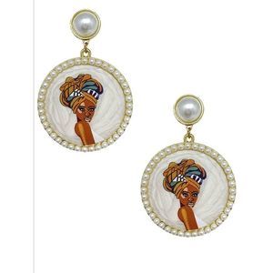 Disc Lady Pearl Earrings